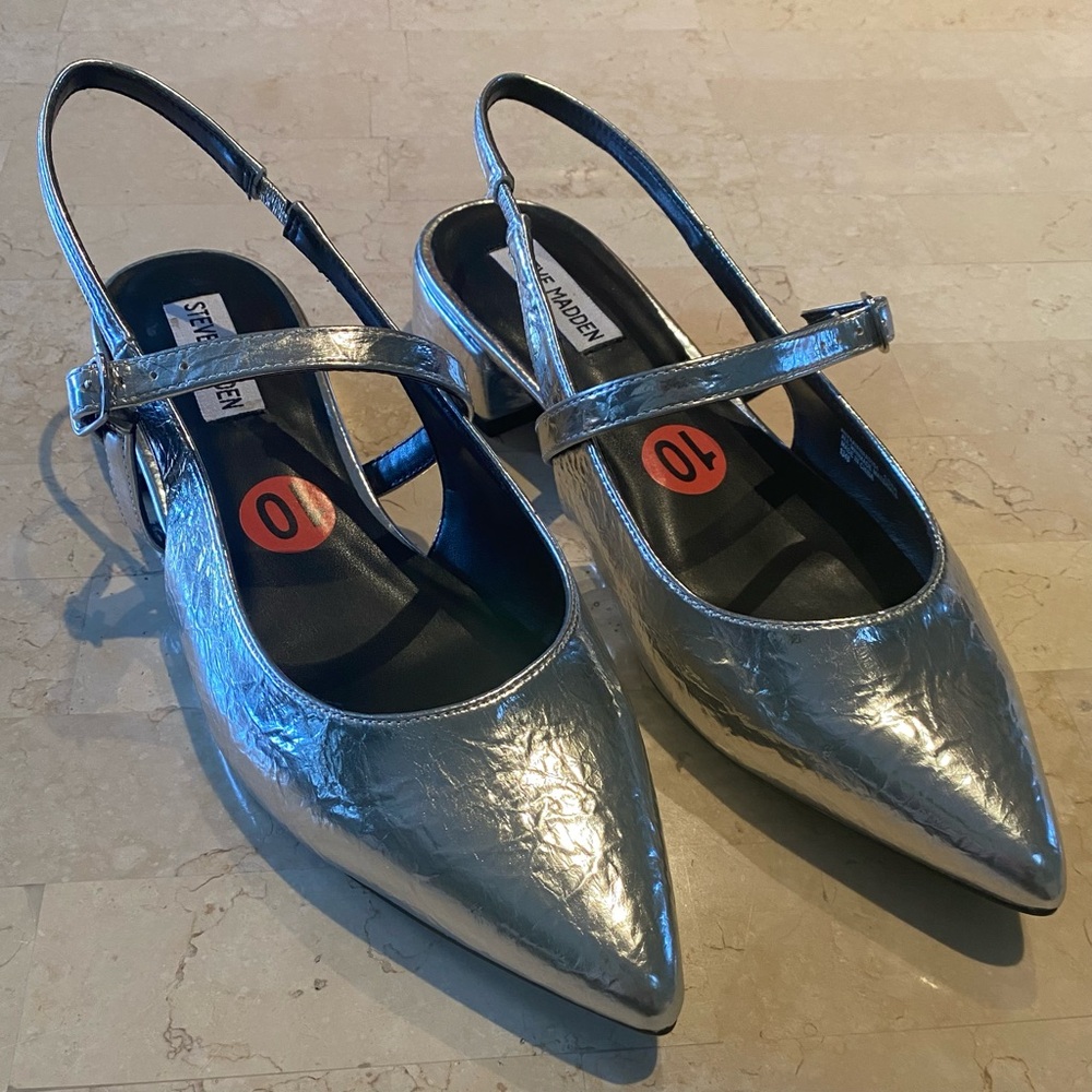 Steve Madden Anyaa Metallic Crinkle Silver Mary Jane Slingback Flats Sz 10 NWOTs